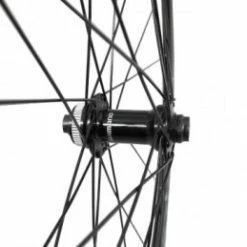 Marque Roue Route 700 Stormer Tubeless Av Disc Moyeu Shima. Rs470 Noir Axe 12-100mm Rayons Inox Noirs (Pour Pneu 23-25-28) -Accessoires Vélo Soldes roue route 700 stormer tubeless av disc moyeu shima rs470 noir axe 12 100mm rayons inox noirs pour pneu 23 25 28 3
